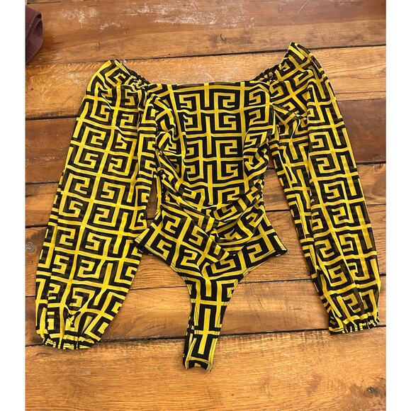 Yellow/Black Social Features Body Suit Size Small NWT - Picture 1 of 5